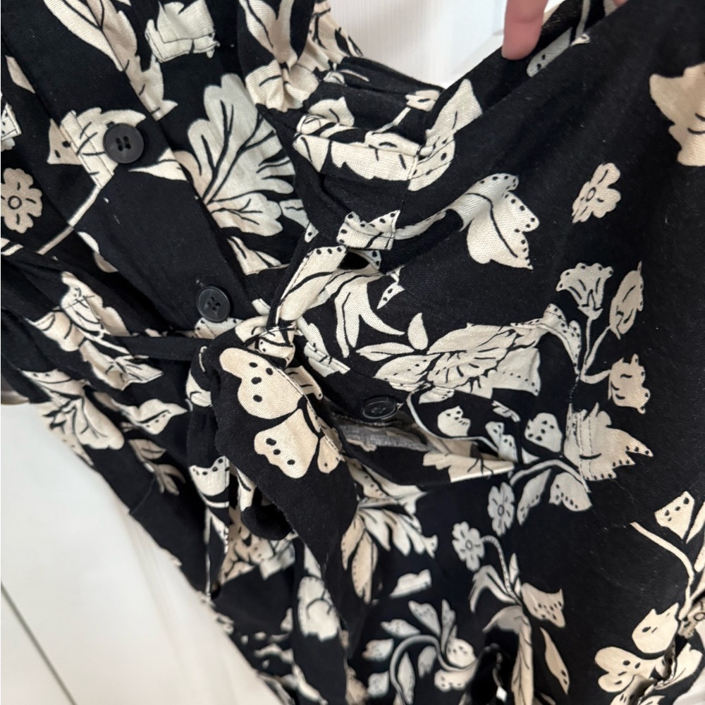 Rachel Zoe Black and Cream Floral Linen Blend Romper Size 2 - Picture 5 of 6